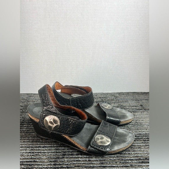 Taos Women's Boardwalk Wedge Sandal Black-Size 38 (US 7-7.5) - Picture 5 of 14